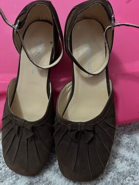 Vintage Kid Express Girls Suede Heel Shoes